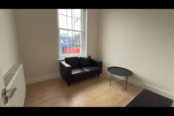 1 Bed Flat, London, NW1 - Photo 1