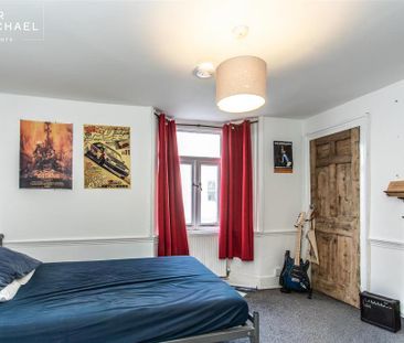 4 bedroom terraced house to rent - Photo 4