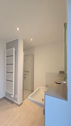 Stilvolle 2-Zimmer-Wohnung mit Balkon, Einbauküche und hochwertiger Ausstattung - Photo 2