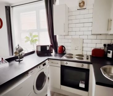 2 Bed 1 Bath - Photo 2