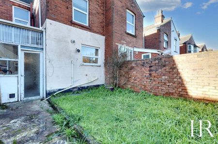 5 bedroom terraced house to rent - Photo 2