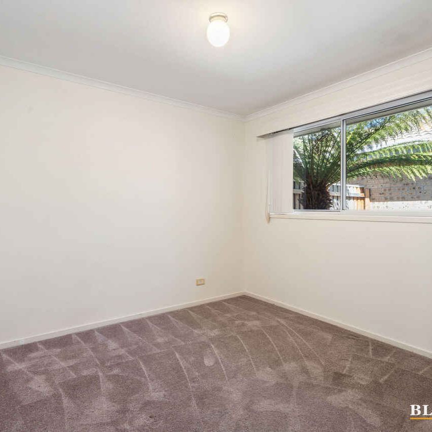 3 Bedroom Home In Florey - Photo 1