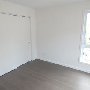 Spacious 2-bedroom Condo - Photo 3