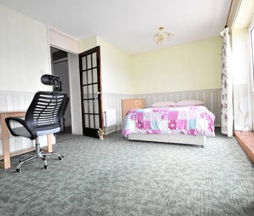 3 bedroom apartment to rent - Photo 6