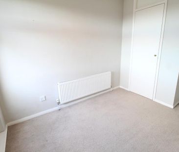 4 bedroom semi-detached house to rent - Photo 5