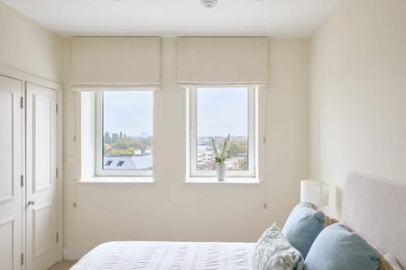 Mortlake High Street, SW14, London - Photo 3