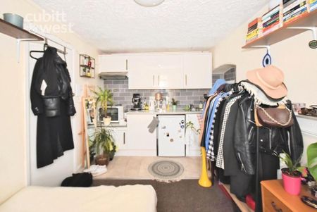 Studio to rent - Photo 4