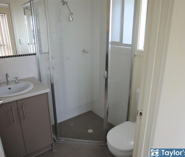 MODERN 2BR HOMETTE WITH INSTANT APPEAL! - Photo 5