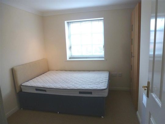 Albany Gardens - Photo 1