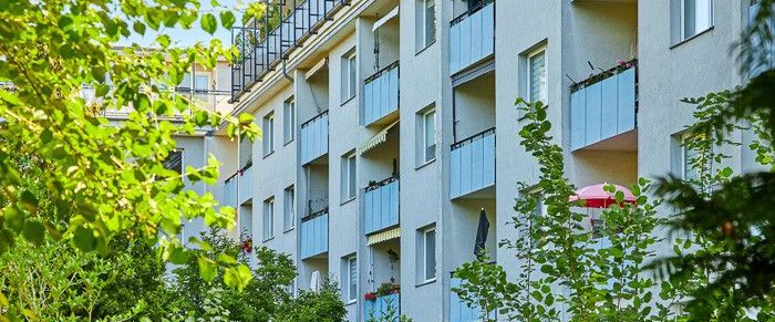 3-Zimmer Wohnung mit Balkon in grüner Umgebung - Photo 1