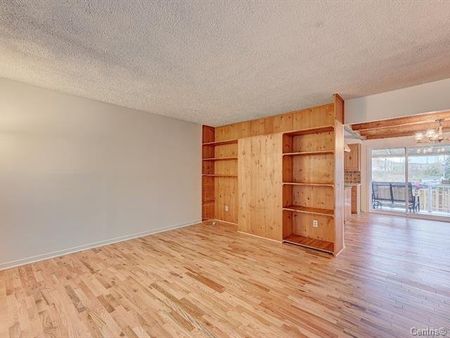 Maison de plain-pied - 2778 Rue Bourgogne - Photo 2