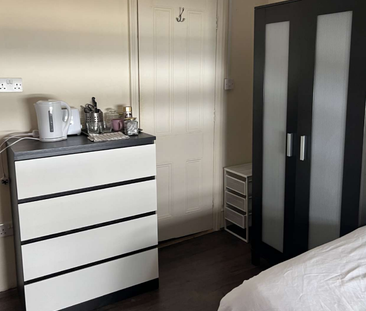 House share to rent - Photo 4