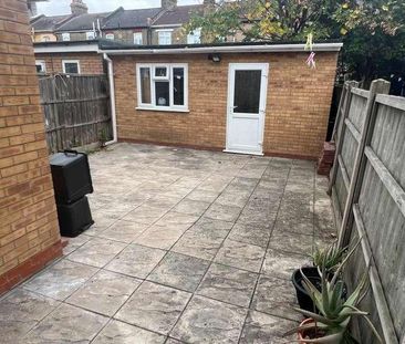 Holmwood Road, Ilford, IG3 - Photo 5
