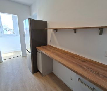 ~ ERSTBEZUG N. SANIERUNG: Sehr schöne, tolle 2-Zi.-Wohnung * neue E... - Photo 1