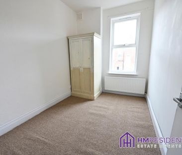 3 bedroom flat to rent - Photo 2
