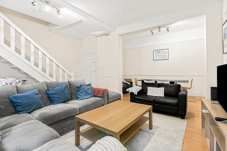 Gloucester Road, London, SW7 4AU - Photo 3