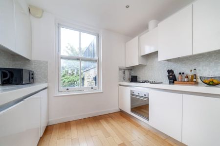 Flat 4 101 Finborough Road, London - Photo 3