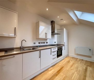 Bartley Way, Hook, Hampshire, RG27 - Photo 4