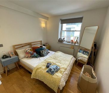 A modern compact 1 bedroom flat in an excellent central location cl... - Photo 4