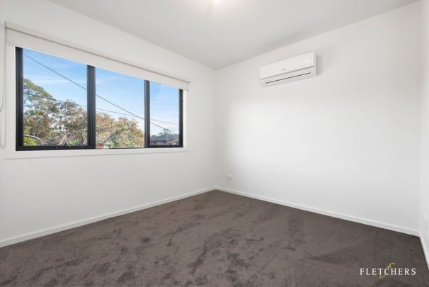 Perfect Townhouse - Stones Throw to Burwood One Shopping Centre - Photo 1