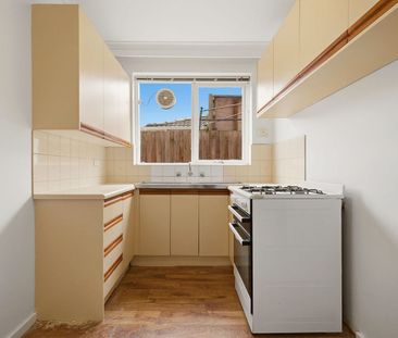 Refurnished Ground Floor Apartment - Photo 3