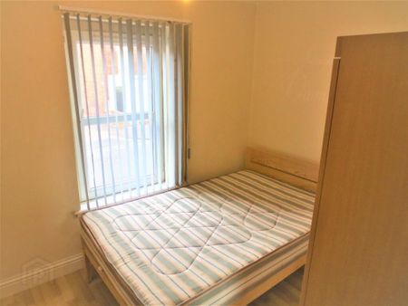 Upstairs Apartment, 53d Agincourt Avenue, Queens Quarter, Belfast, BT7 1QB - Photo 2