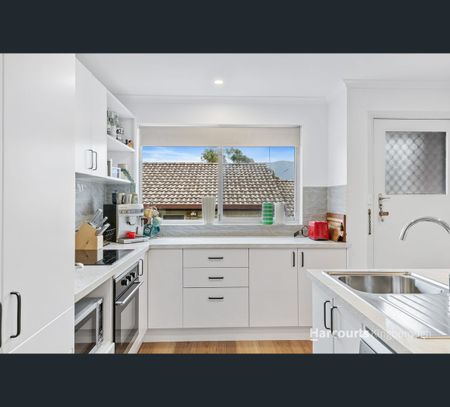 2/2 Lalwinya Road, Mount Nelson, Tas 7007 - Photo 4