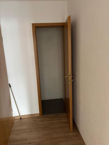 Große 3 Zimmerwohnung im 2.Obergeschoß in zentraler Lage von Wilhelmshaven - Photo 2