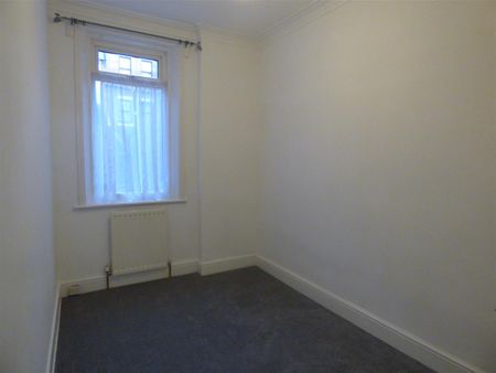2 bed flat to rent in Worley Avenue, Low Fell, Gateshead - Photo 2