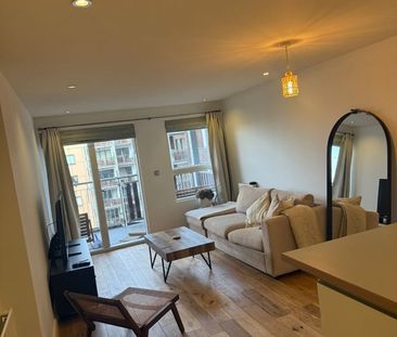 1 Bed Flat, Seren Park Gardens, SE3 - Photo 2