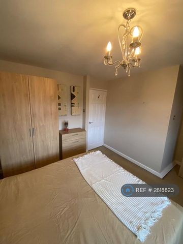 2 bedroom terraced house to rent - Photo 3