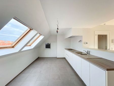 Ruim (119 m²), zuidgericht duplexwoonappartement in het centrum van Heist. - Foto 2