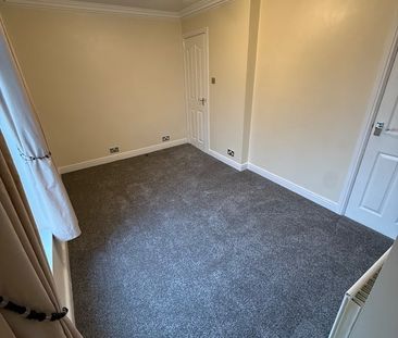 2 Bed Terraced House, Northfield Place, LS26 - Photo 4