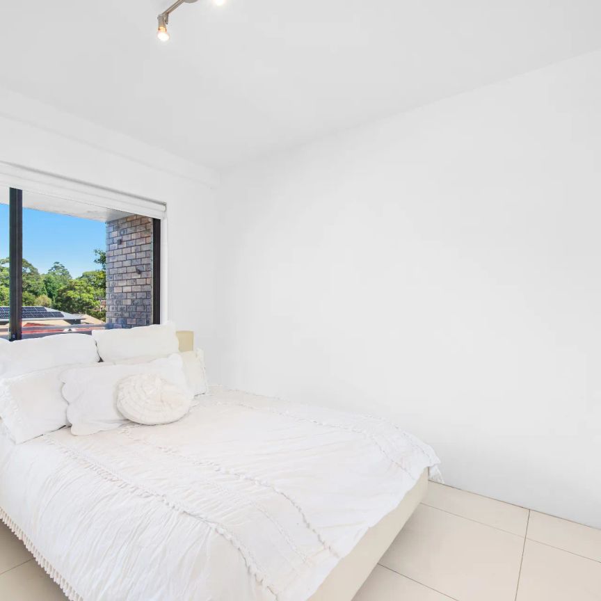 12/13-21 Armstrong Street, Cammeray. - Photo 1