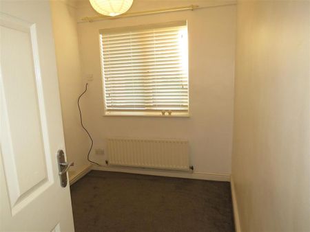 3 bedroom flat to rent - Photo 3
