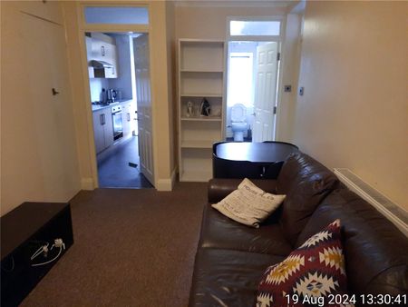 Student Properties to Let - Photo 3