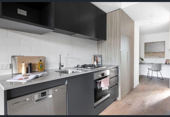 Modern Luxury in the Heart of Heidelberg - Photo 1