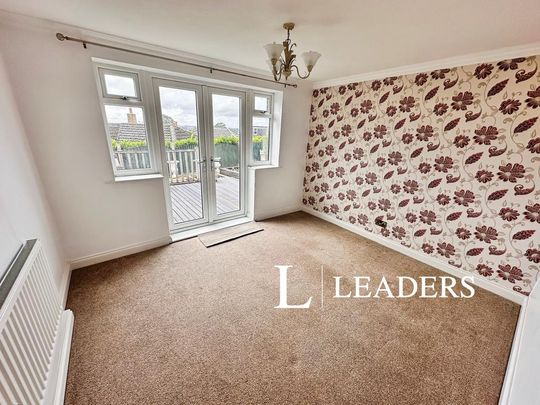 3 bedroom bungalow to rent - Photo 1