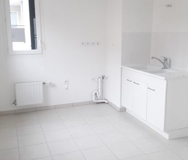 location Appartement T4 DE 83.9m² À VILLEURBANNE - Photo 1