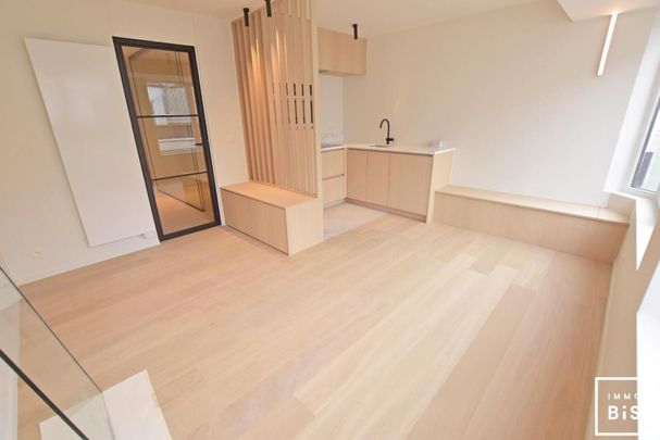 Prachtig gerenoveerd éénslaapkamerappartement in hartje Zoute op enkele passen van het Albertplein! - Foto 1