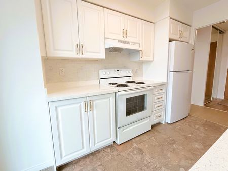For Lease - 238 Doris Avenue Unit# 607, Toronto, Ontario - Photo 5