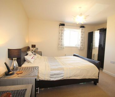 Hollington House, Redditch - Photo 5