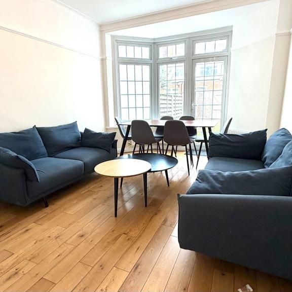 4 bedroom semi-detached house to rent - Photo 1
