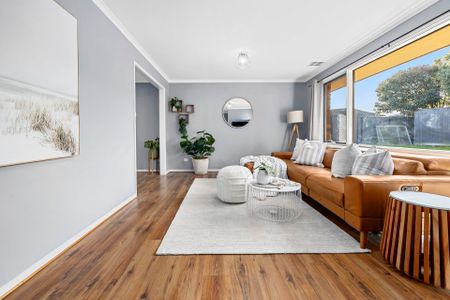 7 Nowra Court, Mornington. - Photo 2