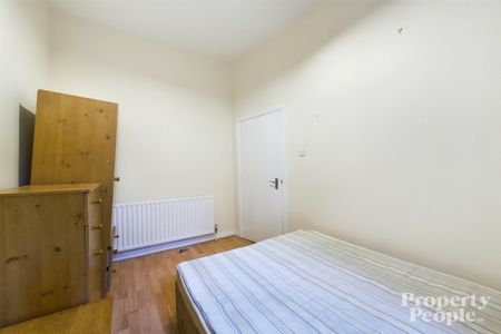 APT 1, 12 Allworthy Avenue, Belfast, BT14 6BU - Photo 2