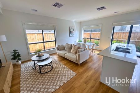 Spacious 4-Bedroom Family Home in Harpley Estate - Werribee - Photo 4