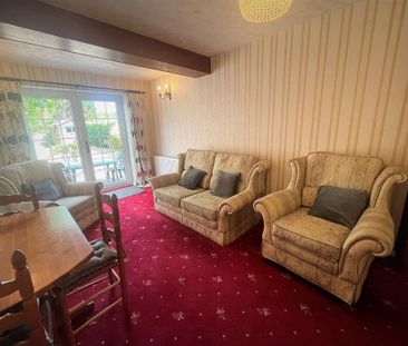 4 bedroom semi-detached house to rent - Photo 2