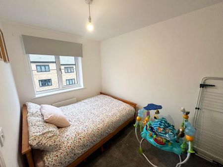 3 bedroom semi-detached house to rent - Photo 2