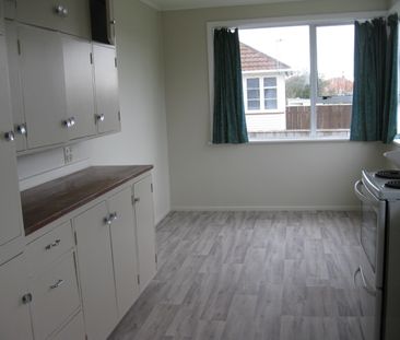 Levin - 3 Bedrooms - Photo 3