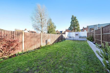 3 bedroom semi-detached house to rent - Photo 3